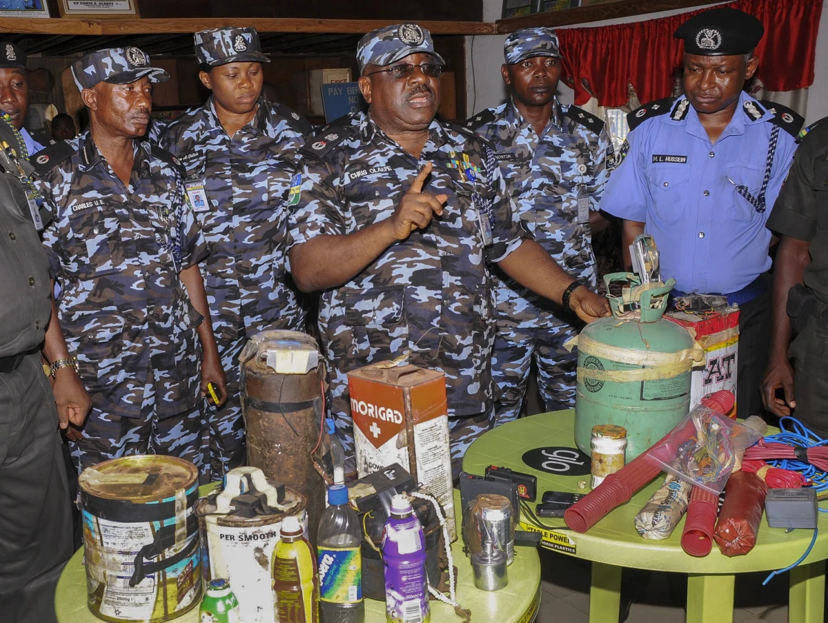 Prezydent Nigerii Goodluck Jonathan zarządził "operację na pełną skalę" przeciwko ugrupowaniu islamistycznemu Boko Haram. Zapewniał rodziców uprowadzonych w połowie kwietnia przez islamistów 219 uczennic, że zostaną one uwolnione.