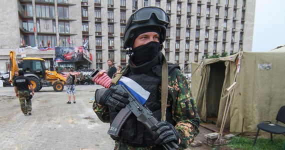 Dobrze uzbrojeni bojownicy, wchodzący w skład batalionu "Wostok", zaatakowali kwaterę generalną innych prorosyjskich separatystów w Doniecku i ogłosili nowe rządy w samozwańczej Donieckiej Republice Ludowej (DRL).