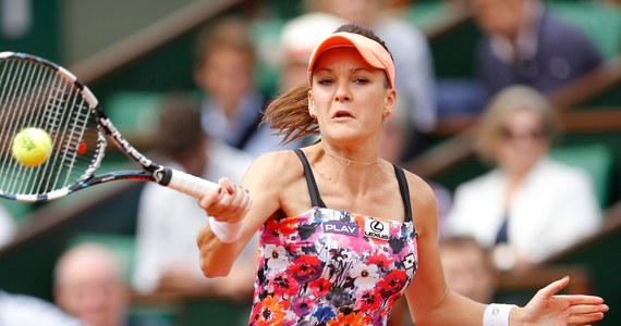 Agnieszka Radwańska, która odpadła z wielkoszlemowego Roland Garros w trzeciej rundzie, przyznała, że miała szanse, by odwrócić losy meczu z Chorwatką Ajlą Tomljanovic. "Nie potrafiłam ich wykorzystać" - oceniła polska tenisistka po niespodziewanej porażce. 