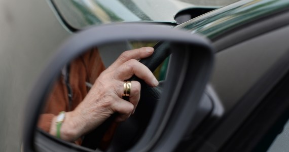 78-letnia mieszkanka Sycylii przez 60 lat jeździła samochodem bez prawa jazdy. Przyłapana została podczas rutynowej kontroli drogowej.