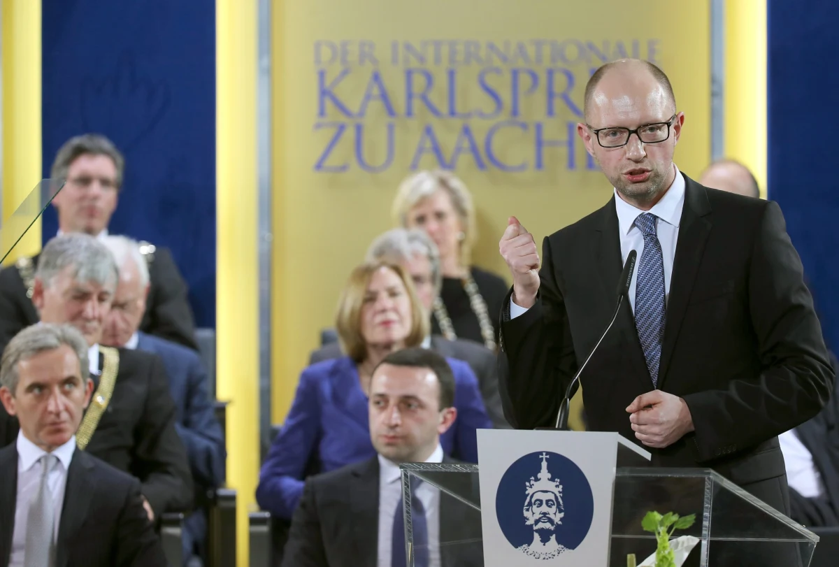Premier Ukrainy Arsenij Jaceniuk poinformował, że ukraiński Naftohaz przekazał rosyjskiemu Gazpromowi 786 mln dolarów tytułem spłaty zadłużenia za gaz. O sprawie informuje agencja Interfax-Ukraina.