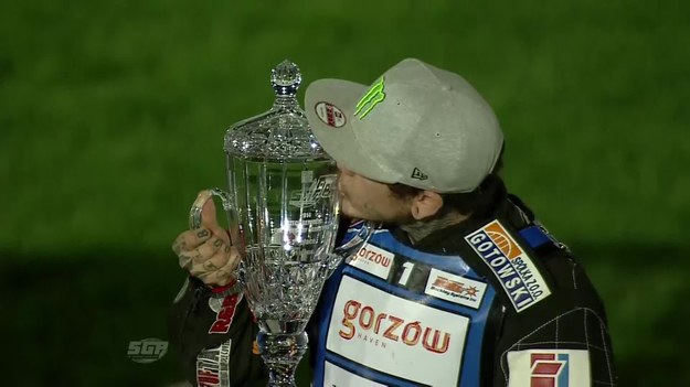 Broniący tytułu mistrza świata w jeździe na żużlu Anglik Tai Woffinden wygrał w Pradze czwarty tegoroczny turniej GP