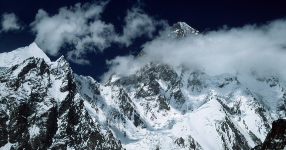 ​Polacy wracają do pomysłu zimowego podboju Himalajów. 10 czerwca do Pakistanu wyruszają dwie wyprawy pod szyldem Polskiego Himalaizmu Zimowego - donosi "Dziennik Zachodni".