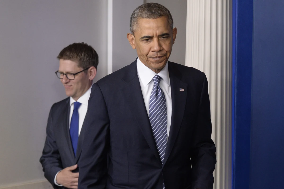 President of the United States of America już za chwilę wyląduje w Warszawie. Jego pojawienie się gdziekolwiek na świecie zawsze oznacza alert służb specjalnych. Tyle, że w Warszawie Barackowi Obamie towarzyszyć ma jeszcze 40 zagranicznych delegacji, a więc dla służb to jedno z największych wyzwań w ostatnich latach. Dla mieszkańców Warszawy na pewno dwa dni spędzone w korkach. 