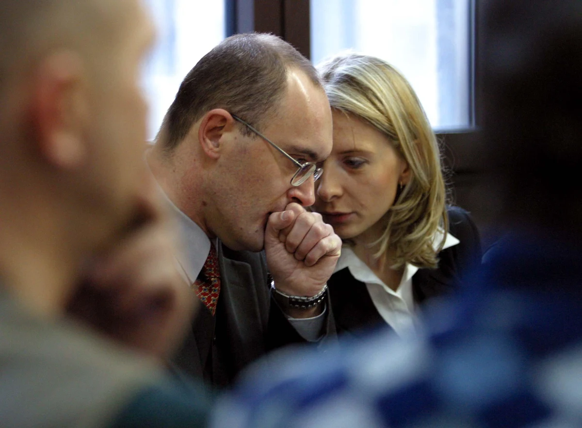 "Obrońca ofiar przestępstw Krzysztof Orszagh chce się poddać dobrowolnie karze za organizację nielegalnej adopcji pięciu niemowlaków" - pisze "Gazeta Wyborcza". Jego wniosek w tej sprawie zostanie rozpatrzony przez sąd już w środę.