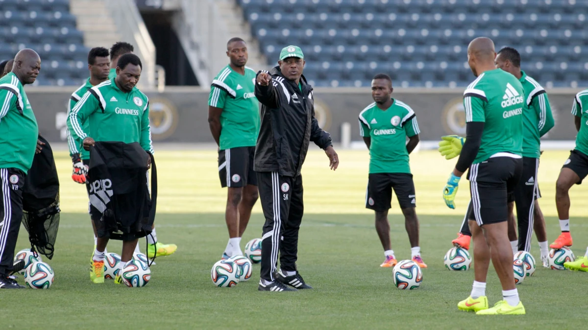 Cztery lata temu na mundialu w RPA Nigeryjczycy zdołali jedynie zremisować z Koreą Południową. Pozostałe dwa spotkania przegrali. Teraz w Brazylii może być podobnie. Argentyna. a nawet Bośnia i Hercegowina mogą być poza zasięgiem „Super Orłów”. Bo choć Nigeryjczycy zdobyli przed rokiem Puchar Narodów Afryki, to ich drużynie brakuje wielkich indywidualności. Do tego dochodzi jeszcze skandal z towarzyskiego meczu ze Szkocją sprzed kilku dni.