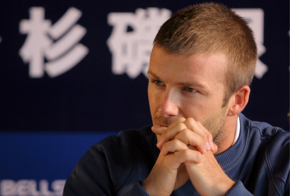 Były kapitan piłkarskiej reprezentacji Anglii David Beckham w wywiadzie dla stacji BBC nie wykluczył, że możliwości powrotu na boisko i wznowienia kariery sportowej. Jak przyznał, po odejściu w 2013 roku z francuskiego klubu Paris Saint-Germain i rozstaniu ze sportem miał "trudne dni", ale to już minęło i być może zrezygnuje ze sportowej emerytury.