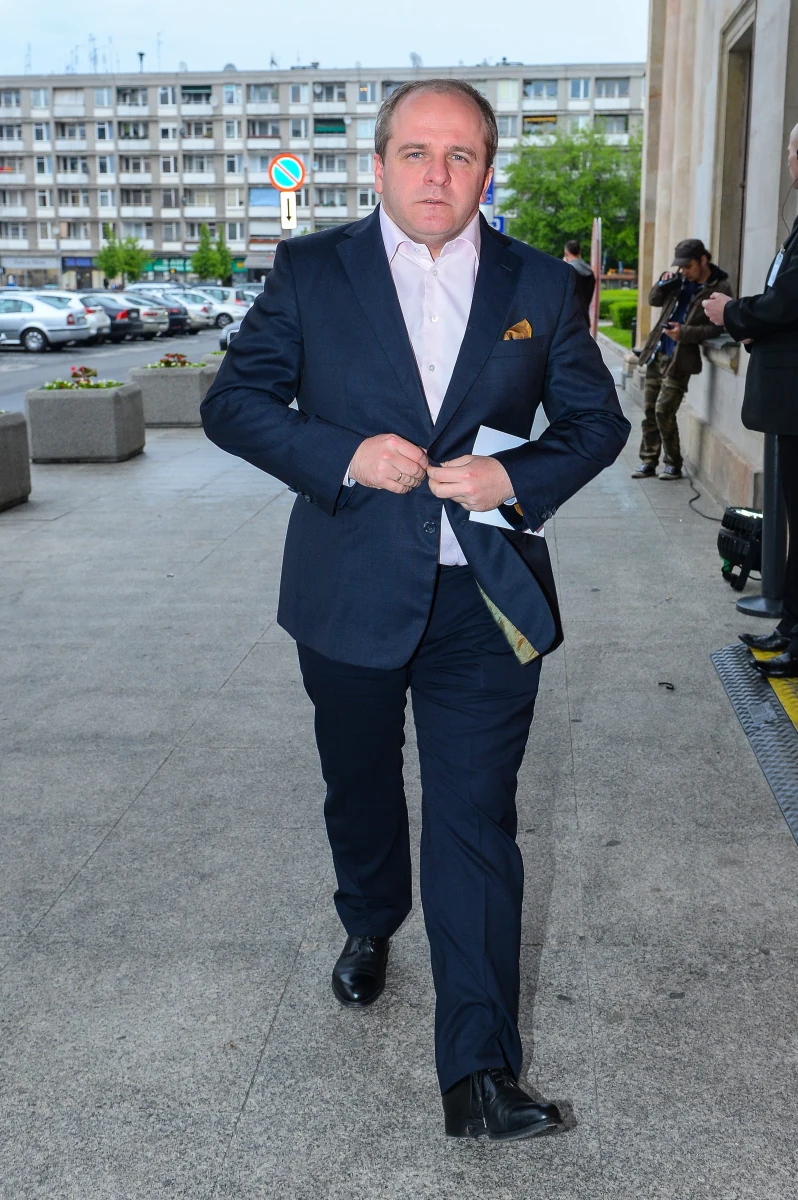 "Sygnały, które dzisiaj zostały wysłane z Warszawy, sytuują ją bardzo mocno na dyplomatycznej mapie Europy" - mówił o przemówieniu prezydenta USA na placu Zamkowym były wiceminister spraw zagranicznych Paweł Kowal. "Wbrew różnym złośliwościom, które się w Polsce pojawiają, to akurat to wydarzenie (wystąpienie Baracka Obamy - przyp. red.) będzie najmocniejszym punktem dotychczasowej prezydentury Bronisława Komorowskiego" - dodał.