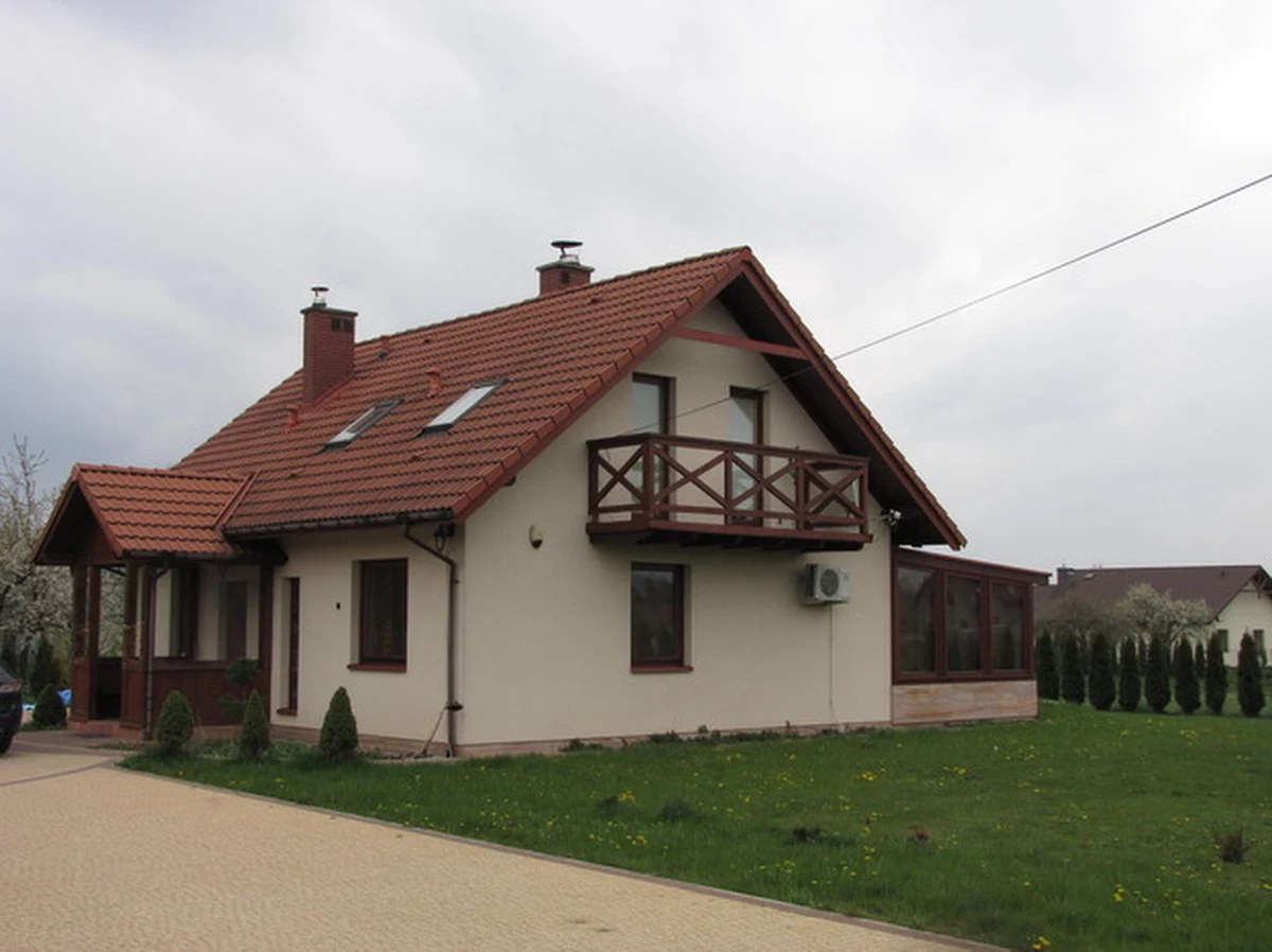 Sąd w Nowym Sączu przedłużył o trzy miesiące tymczasowy areszt dla rodziców zmarłego dziecka w Brzeznej. W tym czasie będą się znajdować pod psychiatryczną obserwacją. Małżeństwo zagłodziło 6-miesięczną Madzię. Leczyli ją u znachora, zamiast u lekarzy. 