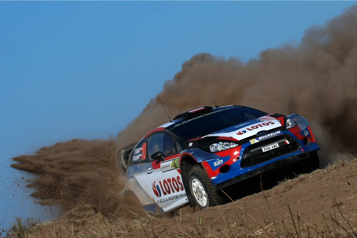 Robert Kubica z pilotem Maciejem Szczepaniakiem (Ford Fiesta WRC) byli na Sardynii najszybsi na odcinku testowym przed Rajdem Włoch, szóstą rundą mistrzostw świata. Wieczorem rywalizację rozpocznie superoes Citta di Cagliari.