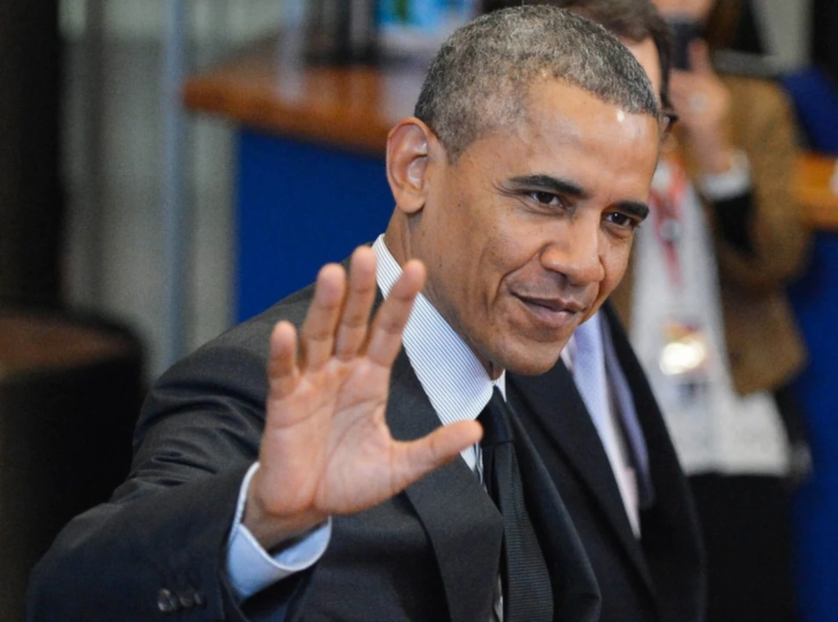 Prezydent USA Barack Obama zagroził kolejnymi konsekwencjami Władimirowi Putinowi, jeśli nie skorzysta on z szansy na negocjacje z Petro Poroszenką. Amerykański prezydent nie wykluczył zaostrzenia sankcji wobec Rosji. Obama przyznał też, że francuskie plany sprzedaży Rosji okrętów desantowych Mistral budzą jego obawy. "Lepiej byłoby przycisnąć klawisz pauzy" - powiedział amerykański prezydent po szczycie G7 w Brukseli.