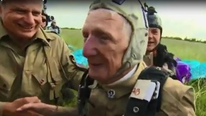93-letni spadochroniarz skoczył nad Normandią. Tak jak przed 70 laty