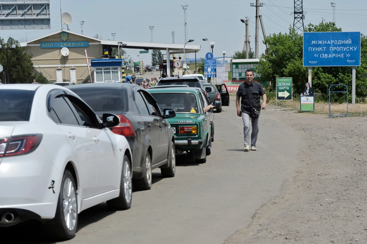 Ukraińskie lotnictwo zniszczyło w nocy dwie bazy separatystów prorosyjskich w obwodzie ługańskim na wschodzie kraju. Z kolei siły antyterrorystyczne nie dopuściły do wjazdu z Rosji kolumny ciężarówek i transportera opancerzonego. 
