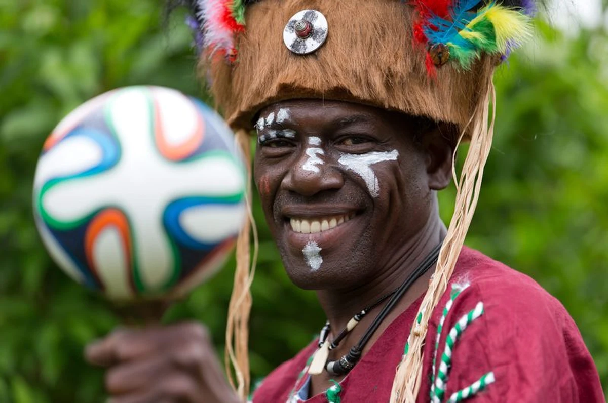 Najmniej "afrykańska" drużyna ze wszystkich z Czarnego Kontynentu - stawia na futbol siłowy, mało efektowny, ale efektywny. Przed czterema laty ręka Luisa Suareza w ostatniej minucie dogrywki, a później przestrzelone rzuty karne nie pozwoliły jej awansować do najlepszej czwórki świata. Tym razem swoją przygodę z mundialem ma zakończyć już na pierwszej fazie, bo trafiła do grupy śmierci. Ale może czas wreszcie docenić "Czarne Gwiazdy"?
