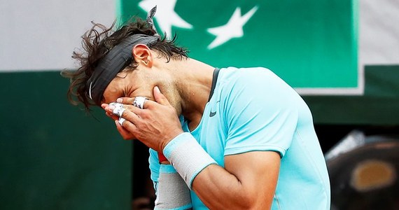 Rafael Nadal po raz dziewiąty - a piąty z rzędu - wygrał wielkoszlemowy turniej tenisowy na kortach im. Rolanda Garrosa w Paryżu. Rozstawiony z numerem pierwszym Hiszpan pokonał w niedzielnym finale Serba Novaka Djokovica (2.) 3:6, 7:5, 6:2, 6:4.