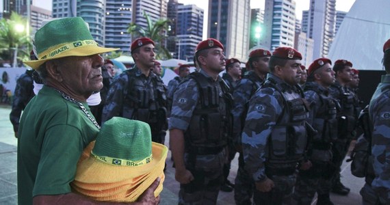 Brazylijska żandarmeria użyła gazu łzawiącego, by rozproszyć w Sao Paulo demonstrantów, popierających pracowników metra, którzy od kilku dni prowadzą strajk. Już w czwartek od meczu w tym mieście zacznie się piłkarski mundial.
