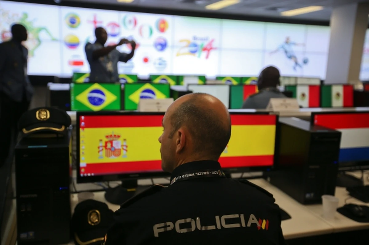 "Chleba, nie igrzysk! – żądają Brazylijczycy i protestują przeciw korupcji i dyktatowi FIFA" - pisze "Gazeta Wyborcza". "Entuzjazm dla mundialu w ojczyźnie piłki nożnej opadł jak mgła" - podkreśla.