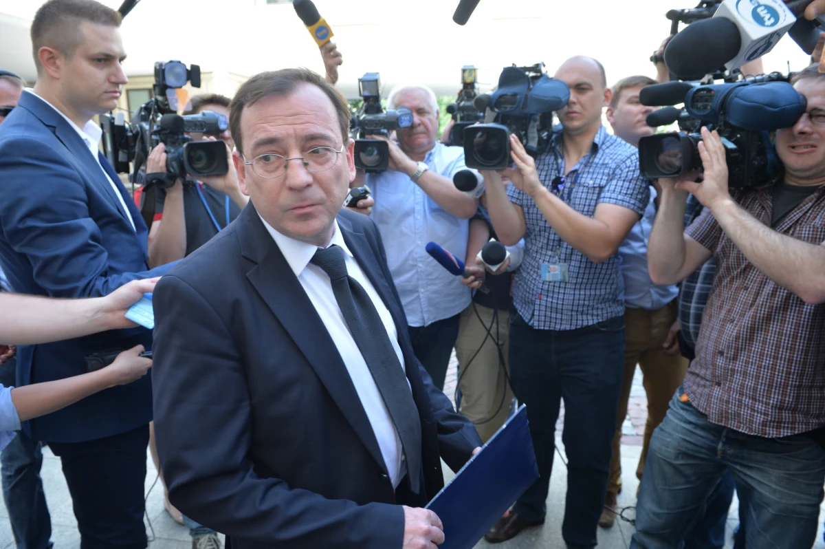 Były szef CBA Mariusz Kamiński poinformował przed rozpoczęciem tajnych obrad Sejmu ws. uchylenia mu immunitetu, że zarzuty, jakie chce postawić mu prokuratura, dotyczą wyłącznie sprawy Aleksandra i Jolanty Kwaśniewskich. Wniosek o uchylenie Kamińskiemu immunitetu złożyła Prokuratura Okręgowa Warszawa-Praga, która chce postawić mu zarzuty przekroczenia uprawnień podczas czynności operacyjnych CBA, w czasach kiedy poseł PiS kierował Biurem.