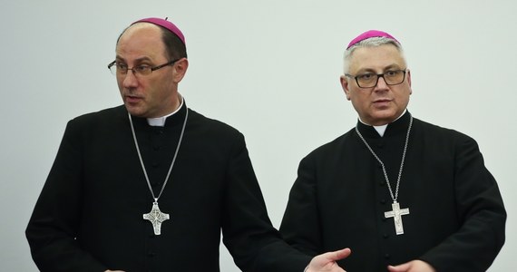 Podczas zebrania Konferencji Episkopatu Polski biskupi jednogłośnie przyjęli poprawki do dokumentu ws. przeciwdziałaniu pedofilii w polskim Kościele. Uwzględnili również uwagi watykańskiej Kongregacji Nauki Wiary. Księża  podziękowali także "za odważny gest pracownikom służby zdrowia broniącym prawa do wolności sumienia".