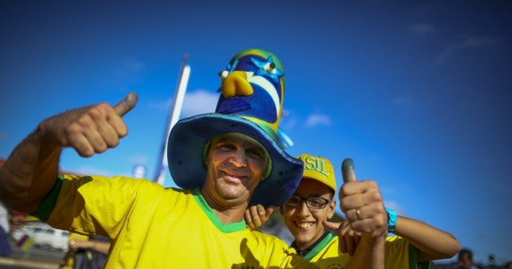 Miłośnicy piłki nożnej od dzisiaj aż przez 32 dni mają swoje święto. W Brazylii ruszają mistrzostwa świata w piłce nożnej. Ceremonia otwarcia rozpocznie się o 20.15 czasu polskiego na stadionie w Sao Paolo, a mecz o 22.  Finał  zmagań zaplanowano na 13 lipca na słynnej Maracanie w Rio de Janeiro.