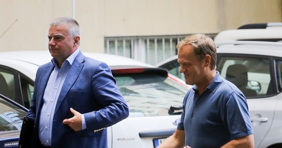 Zarząd Platformy Obywatelskiej nie podjął decyzji w sprawie konsekwencji wobec kierownictwa klubu i posłów, którzy głosowali przeciwko uchyleniu immunitetu b. szefowi CBA Mariuszowi Kamińskiemu (PiS). 