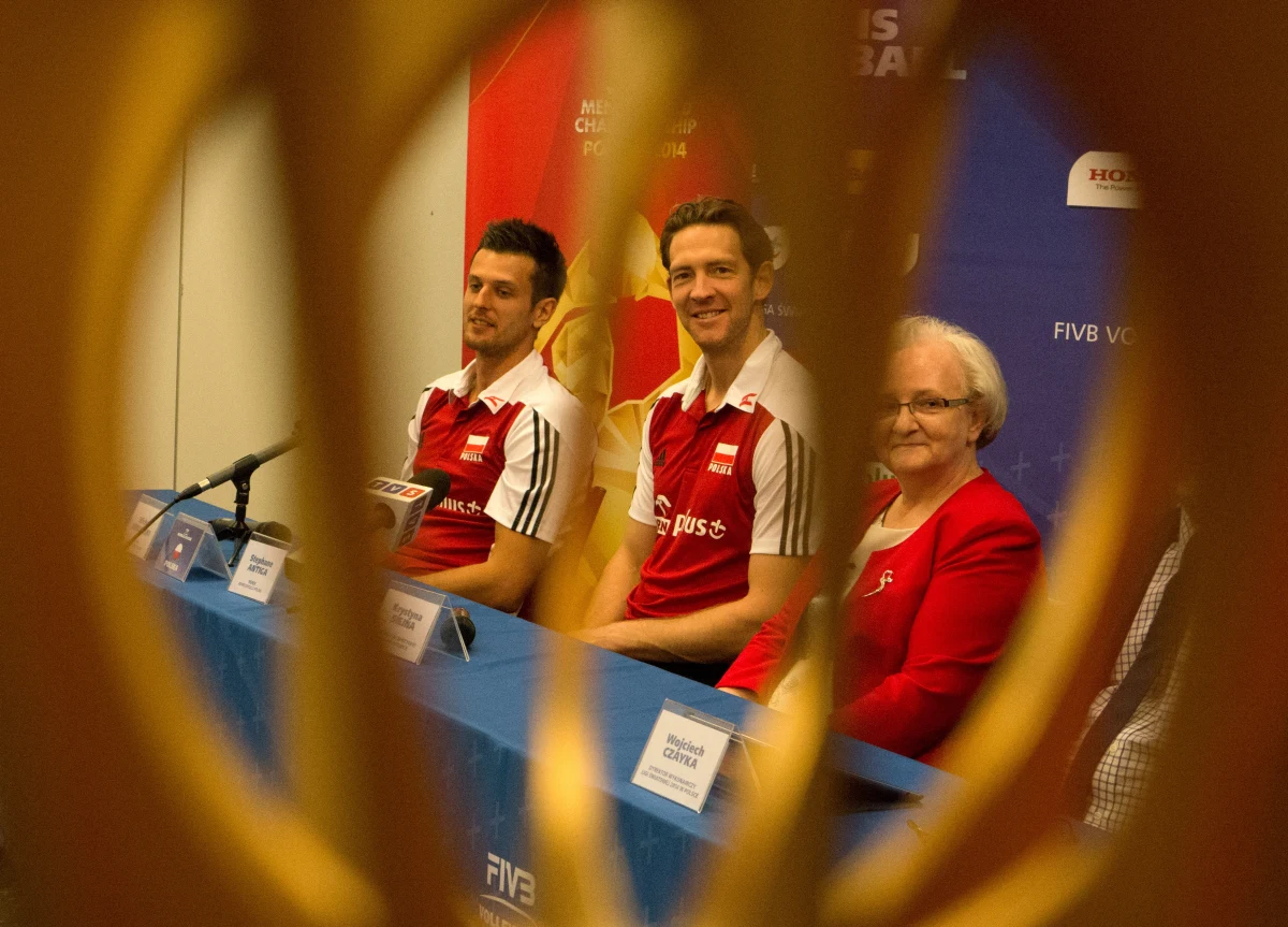 Odmienione personalnie reprezentacje Polski i Włoch zmierzą się dziś w Katowicach w meczu piątej kolejki grupowej Ligi Światowej siatkarzy. Do składu biało-czerwonych wrócili Bartosz Kurek, Michał Winiarski i Mariusz Wlazły.