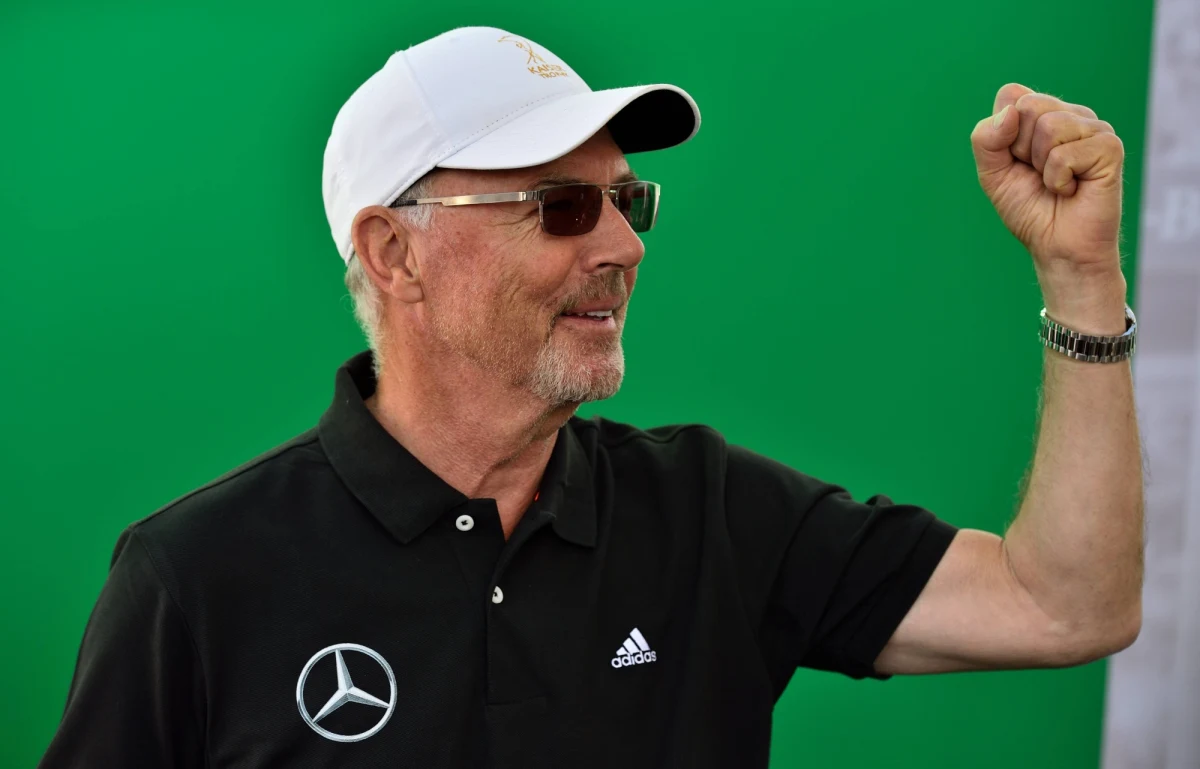 Słynny były niemiecki piłkarz Franz Beckenbauer został zawieszony na 90 dni przez Komisję Etyki FIFA. Związane jest to z brakiem współpracy "Kaisera" w sprawie  śledztwa dotyczącego rzekomej korupcji przy przyznaniu Katarowi mundialu 2022.