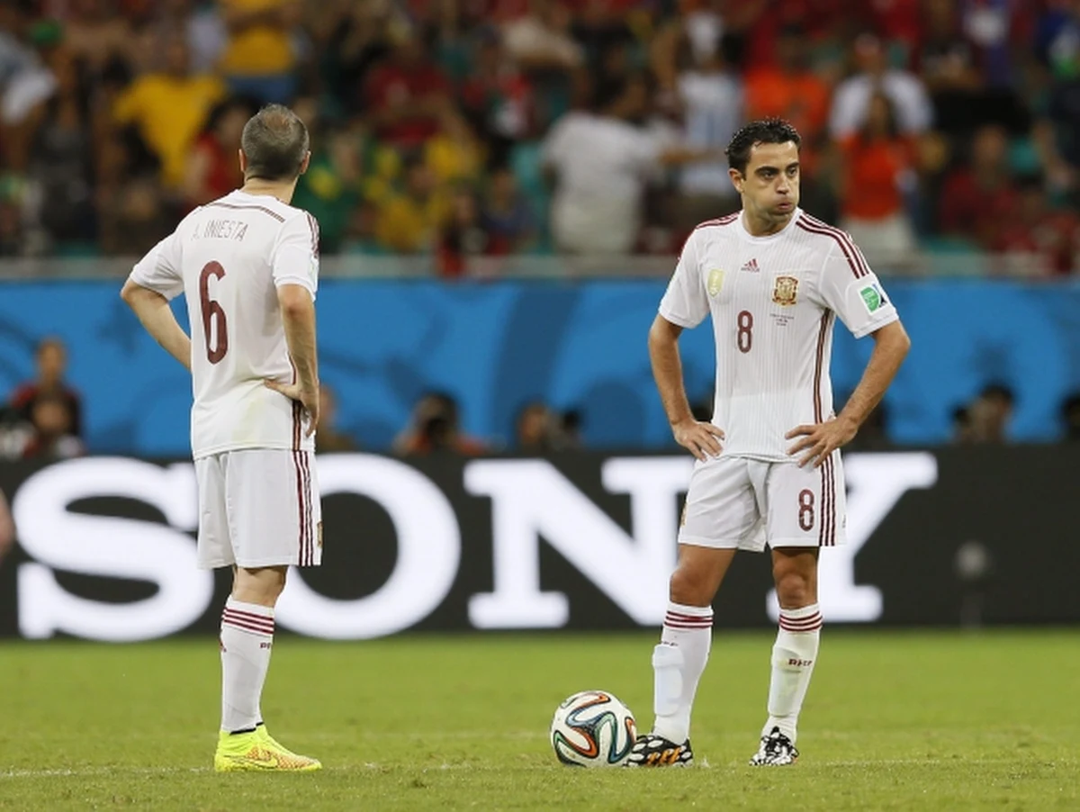 Hiszpańskie media nie szczędziły gorzkich słów po porażce 1:5 reprezentacji tego kraju w meczu z Holandią. „To czarna noc dla hiszpańskiego futbolu”, "Upokorzenie przed całym światem", "Największy koszmar mistrza", "Mecz, o którym trzeba zapomnieć" – podkreślali dziennikarze. 