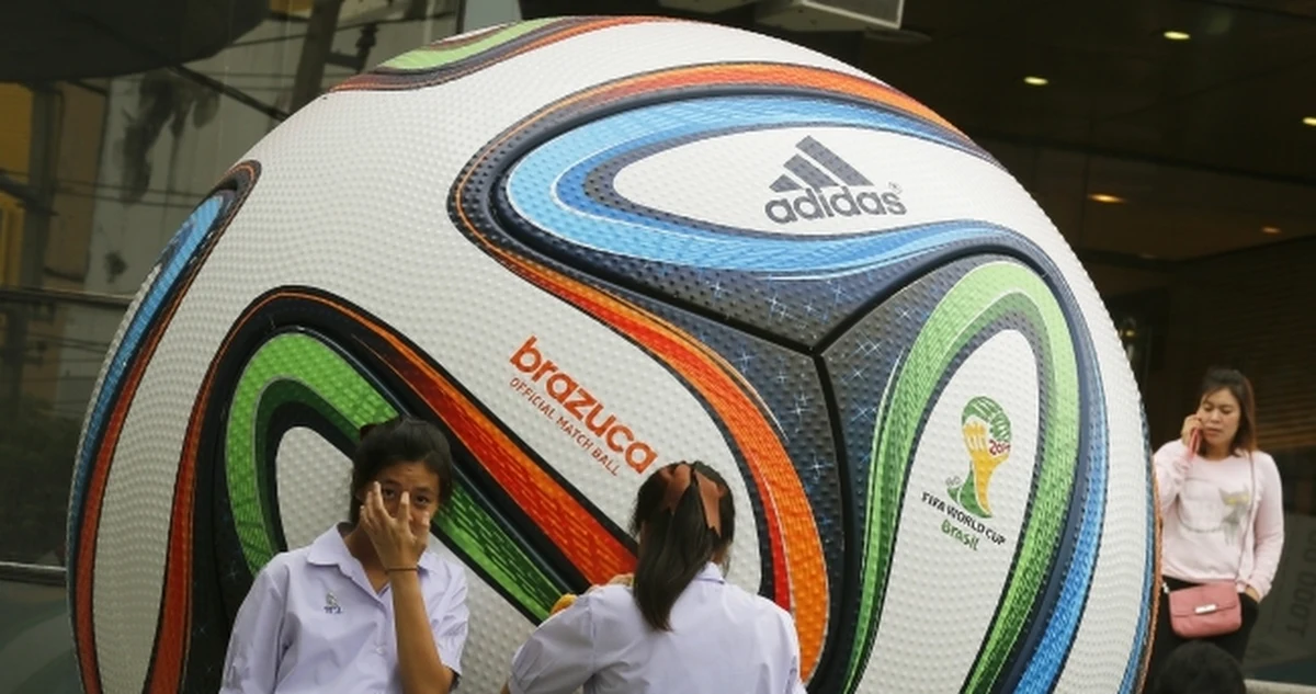 Piłkarska reprezentacja Kenii jest 33. drużyną, która pojechała na mistrzostwa świata do Brazylii. Zawodnicy są tam jednak tylko w roli kibiców, bowiem nie zakwalifikowali się na turniej. Zresztą nigdy nie grali w mundialu.