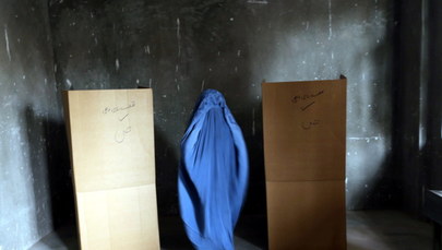 Afgańczycy wybierają prezydenta