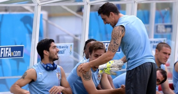 Urugwajczycy jako ostatni awansowali do finałów piłkarskich mistrzostw świata 2014, po barażu z Jordanią, ale na brazylijskich boiskach zaliczani są do faworytów. Turniej rozpoczną w sobotę meczem z Kostaryką w Fortalezie. 