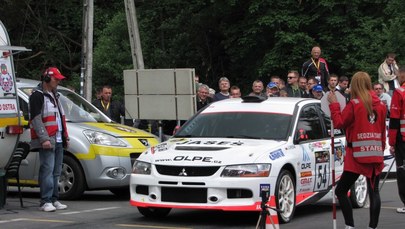 Ponad setka kierowców na starcie wyścigu górskiego w Limanowej