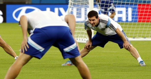 O północy na murawę stadionu w Rio de Janeiro wybiegnie oczekiwany przez kibiców gwiazdor Barcelony – Argentyńczyk Lionel Messi. Jego zespół zmierzy się z Bośnią i Hercegowiną w grupie F. 27-letni piłakrz strzela jak na zawołanie we wszystkich możliwych rozgrywkach, ale na mundialu nie zdobył bramki od... 2006 roku.