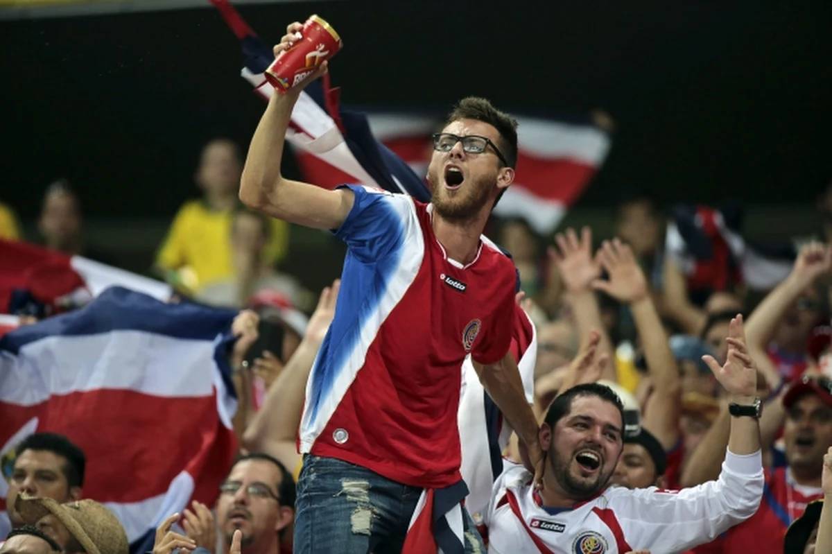 „Cóż wiemy o miłości mając 16 lat?” – śpiewali wiele lat temu Trubadurzy, a ja pytam: co nawet sporo starszy kibic wiedział przed wczorajszym meczem o Kostaryce?