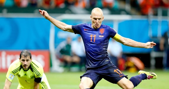 Holender Arjen Robben jest najszybszym piłkarzem na świecie. W akcji z 80. minuty, którą zakończył strzeleniem piątej bramki, podczas meczu mundialu z broniącą tytułu Hiszpanią zmierzono mu prędkość 37 km/godz.