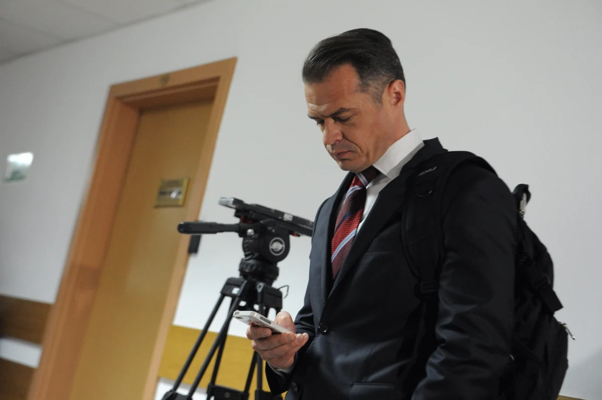 Po bulwersującym nagraniu ujawnionym przez tygodnik "Wprost", w sieci pojawił się drugi fragment zarejestrowanej rozmowy polskich polityków. Mieli w niej brać udział były minister transportu Sławomir Nowak, były wiceminister finansów Andrzej Parafianowicz oraz były szef GROM-u Dariusz Zawadka. Politycy rozmawiają o żonie Nowaka. "I chcą ją [moją żonę - red.] trzepać. Cały 2012 rok" - żali się były szef transportu. Zapis nagrania podaje TVN 24.