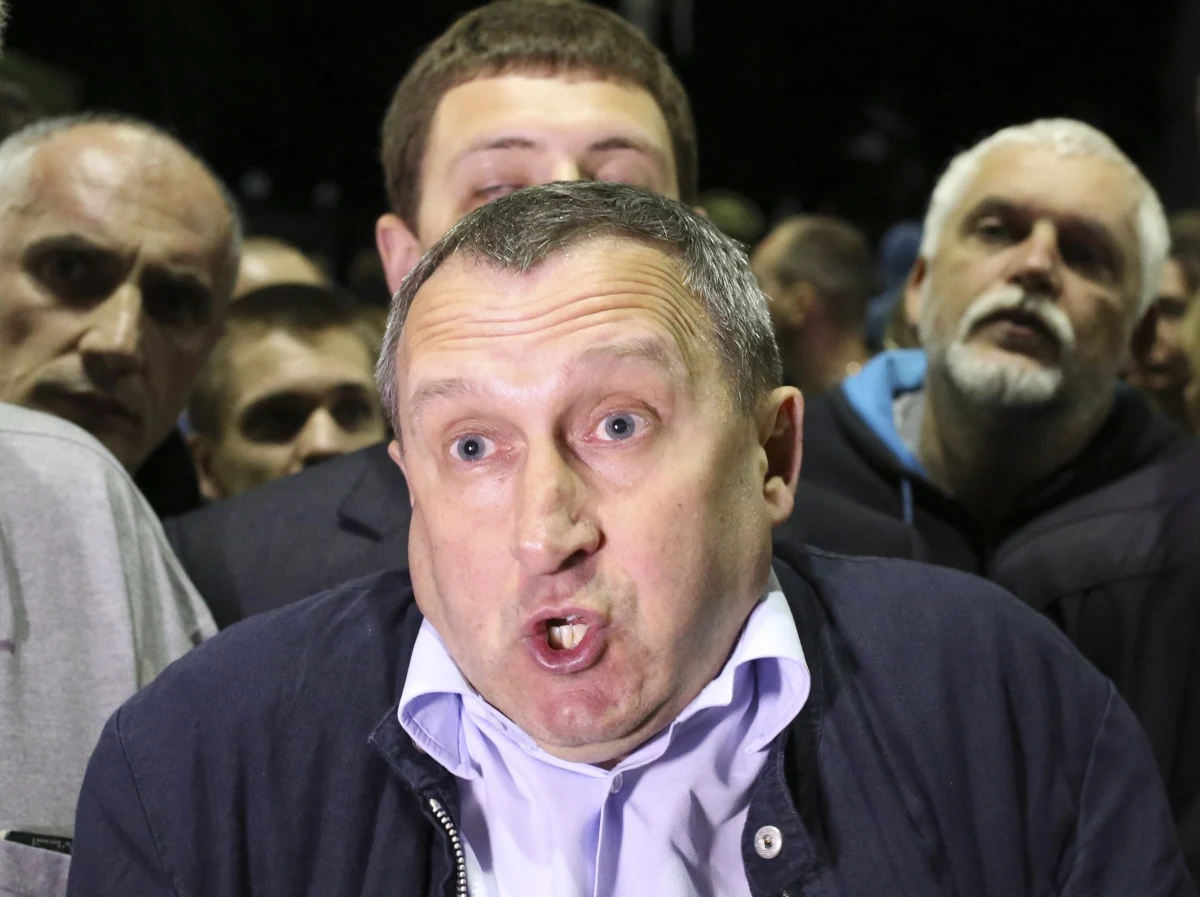 Sekretarz prasowy prezydenta Federacji Rosyjskiej Dmitrij Pieskow zapowiedział, że Kreml zareaguje na obraźliwe wyrażenie pod adresem Władimira Putina, użyte poprzedniego dnia przez ministra spraw zagranicznych Ukrainy. "Na wypowiedź Andrija Deszczycy najpierw powinien zareagować nasz minister spraw zagranicznych. Aby ocenić zdarzenie, potrzebny jest czas" - oświadczył Pieskow, cytowany przez agencję ITAR-TASS.