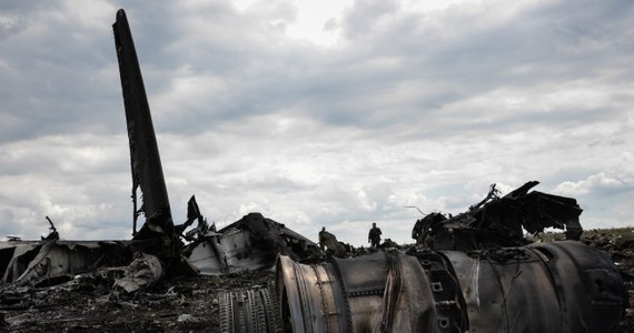 Polscy najemnicy mieli zginąć w katastrofie transportowego Ił-76 ukraińskiej armii - tak twierdzą rosyjskie portale internetowe. Na pokładzie zestrzelonego w Ługańsku w sobotę przez separatystów samolotu transportowego było 40 najemników z Polski i Litwy - donosi portal segodnia.ru.