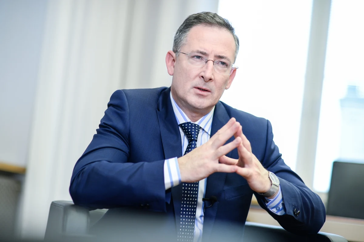 Do Prokuratury Generalnej wpłynął wniosek szefa MSW Bartłomieja Sienkiewicza o ściganie sprawcy nielegalnego podsłuchu - poinformował rzecznik PG Mateusz Martyniuk. Sprawa trafi do Prokuratury Okręgowej Warszawa-Praga.