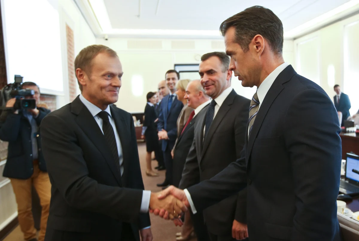 Premier Donald Tusk jest rozczarowany postawą Sławomira Nowaka. Były minister transportu i czołowy polityk Platformy Obywatelskiej złożył dziś rezygnację z członkostwa w PO. Rezygnacja wpłynęła do pomorskiego oddziału Platformy – mailem. 