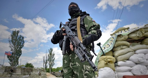 Co najmniej 31 ukraińskich żołnierzy i funkcjonariuszy Straży Granicznej zostało rannych, gdy ich pozycje w obwodzie donieckim ostrzelali w nocy z moździerzy prorosyjscy separatyści  - poinformowała Straż Graniczna Ukrainy. Tymczasem pojawiają się informacje, że Rosja ponownie ściągnęła nad granicę z Ukrainą 16 tysięcy żołnierzy. 