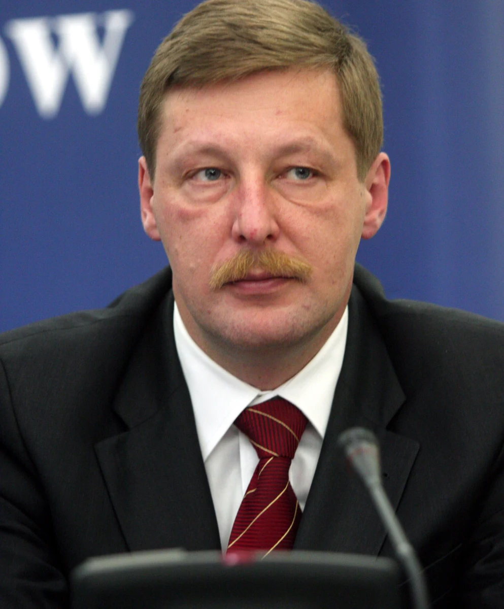 Dziś tuż po południu pracę ma stracić wiceprezes Polskiego Górnictwa Naftowego i Gazownictwa Andrzej Parafianowicz. Reporter RMF FM Krzysztof Berenda ustalił w spółce, że los Parafianowicza jest już przesądzony. To pierwsza dymisja po taśmach ujawnionych przez "Wprost". 