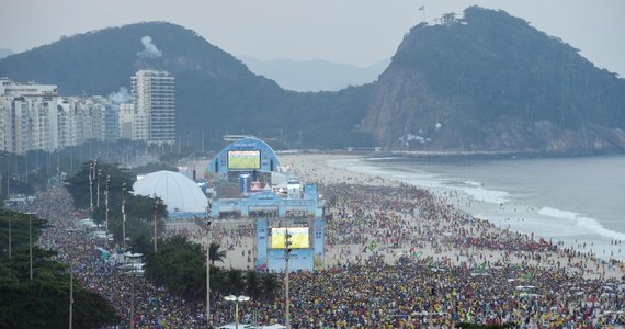 Ulubionym miejscem kibiców w Rio de Janeiro stała się Copacabana, symbol miasta i jedna z najsłynniejszych plaż świata. Nie tylko tu wypoczywają, ale też oglądają transmisje meczów piłkarskich mistrzostw świata.