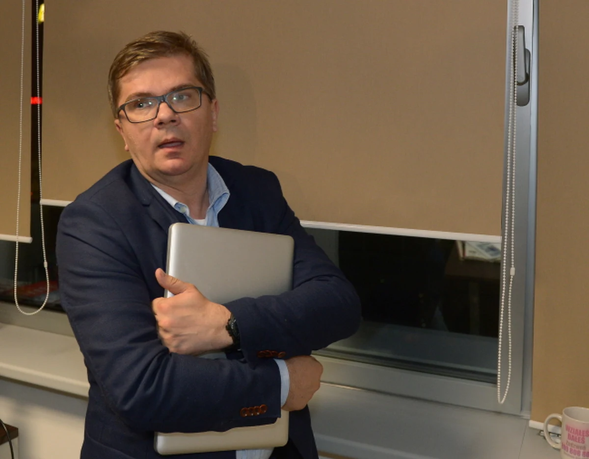 Kilkanaście minut po 23 funkcjonariusze ABW i prokurator odstąpili od czynności w redakcji tygodnika "Wprost". Tuż po godz. 20 rozpoczęło się tam przeszukanie. Adwokat "Wprost" zapowiedział już zaskarżenie decyzji w tej sprawie.