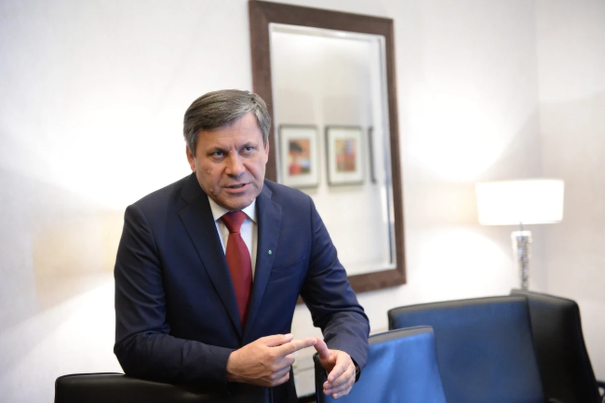 "Trzeba będzie z opóźnieniem korygować" ryzykowną decyzję premiera Donalda Tuska o pozostawieniu szefa MSW na stanowisku – uważa szef PSL Janusz Piechociński. Wicepremier zaznaczył też, że w weekend może dojść do jego spotkania z Tuskiem. 