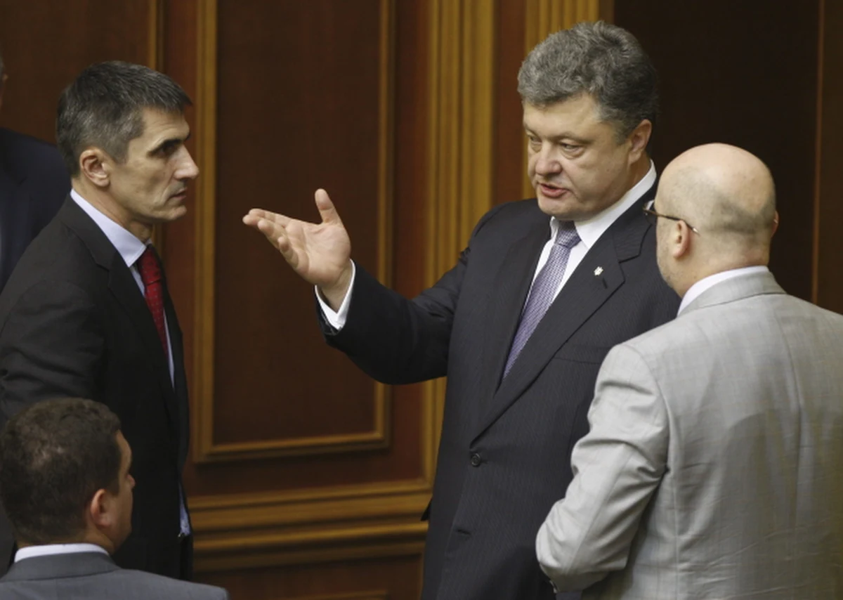 Prezydent Ukrainy Petro Poroszenko zapowiedział, że jego plan pokojowego uregulowania kryzysu na wschodzie kraju, gdzie trwają walki z prorosyjskimi bojownikami, zostanie zaprezentowany w piątek. Fragmenty tego planu Poroszenko przedstawił w czwartek wieczorem, podczas spotkania z władzami obwodów donieckiego i ługańskiego, gdzie trwa prorosyjska rebelia.