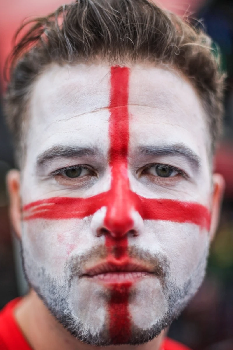 "Luis Suarez powraca, zachwyca i eliminuje Anglię" – czytamy w nagłówku jednej z wiadomości na oficjalnej stronie FIFA. Problem w tym, że Wyspiarze jeszcze nie odpadli z turnieju i wciąż mają niewielką szansę na awans.  