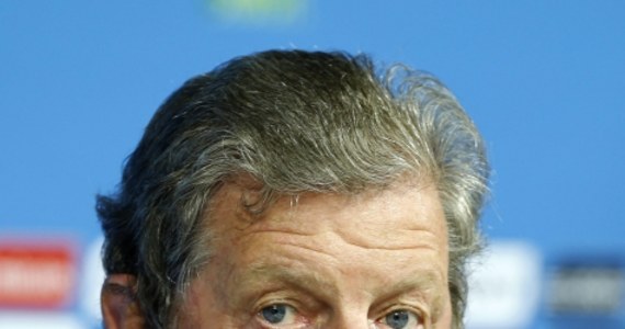 Pomimo dwóch porażek reprezentacji Anglii na piłkarskich mistrzostwach świata, jej selekcjoner Roy Hodgson zachowa stanowisko. Federacja poprosiła go o wypełnienie kontraktu, który obowiązuje do 2016 roku. 