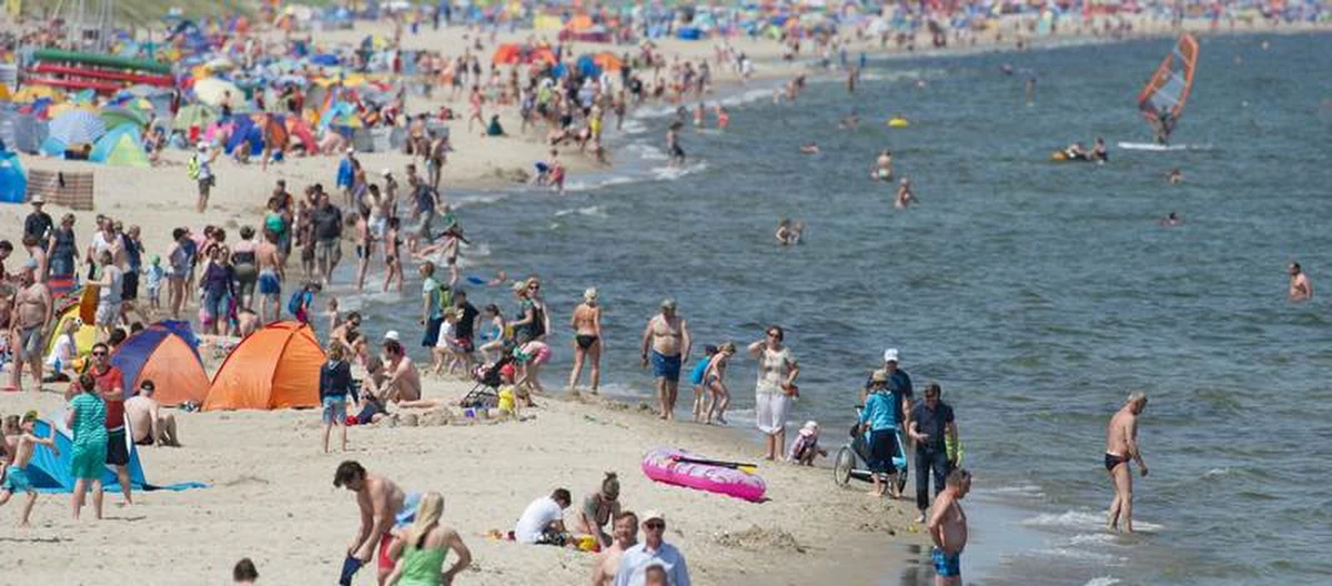 Przed wakacyjnym wyjazdem do innego kraju UE lub EFTA warto wyrobić kartę EKUZ - przypomina NFZ. Karta uprawnia do korzystania ze świadczeń zdrowotnych na terenie innego państwa na takich samych zasadach, jakie dotyczą ubezpieczonych w danym kraju.