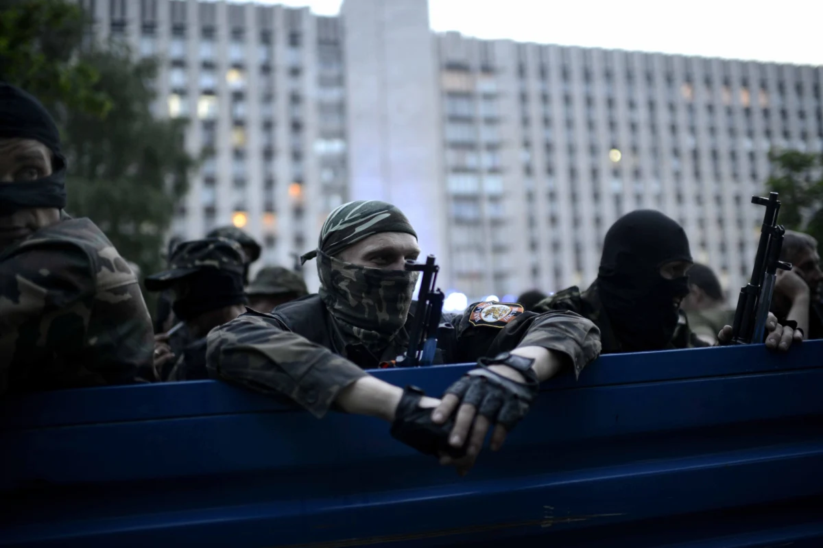 Prorosyjscy separatyści z samozwańczej Donieckiej Republiki Ludowej (DRL) na wschodzie Ukrainy odrzucili w sobotę ogłoszone przez władze w Kijowie zawieszenie broni. Dzień wcześniej na rozejm nie przystali rebelianci w sąsiednim obwodzie ługańskim.